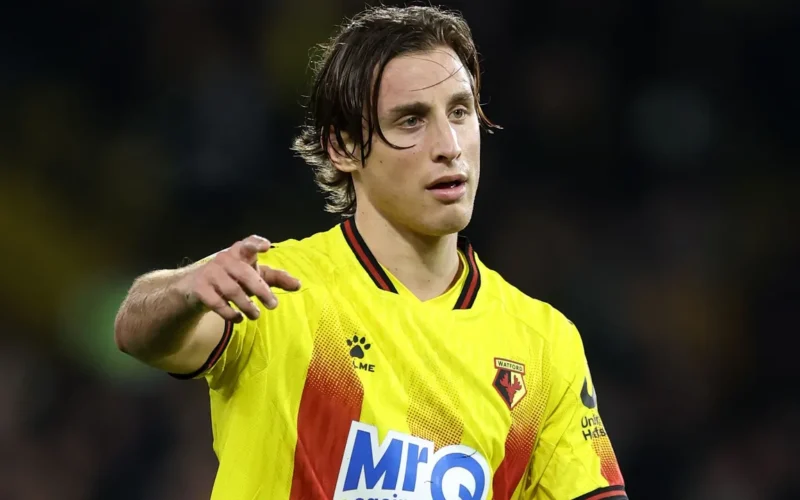 بوف يهز شباك المنافسين للمرة الأولى منذ عودته إلى صفوف واتفورد